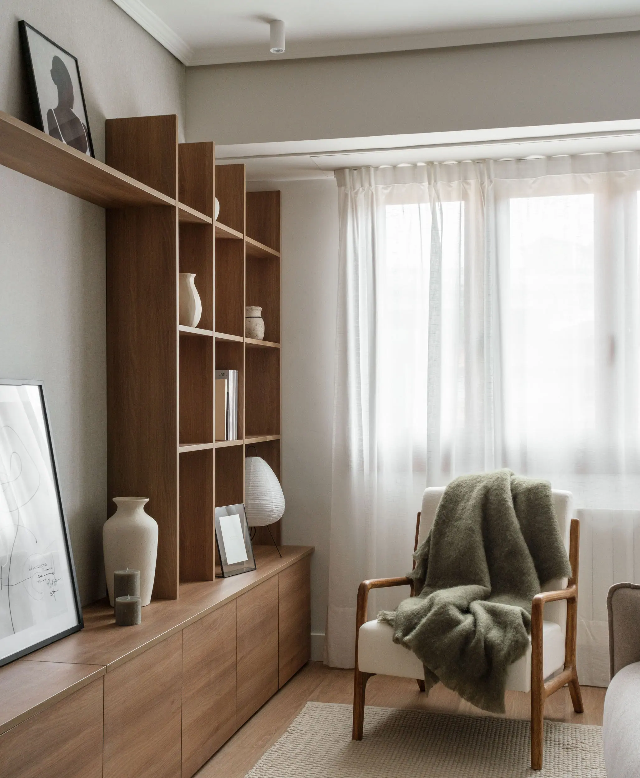 Fotografía de interiores estanterías vivienda en Rekalde Fotografía de interiores estanterías vivienda en Rekalde