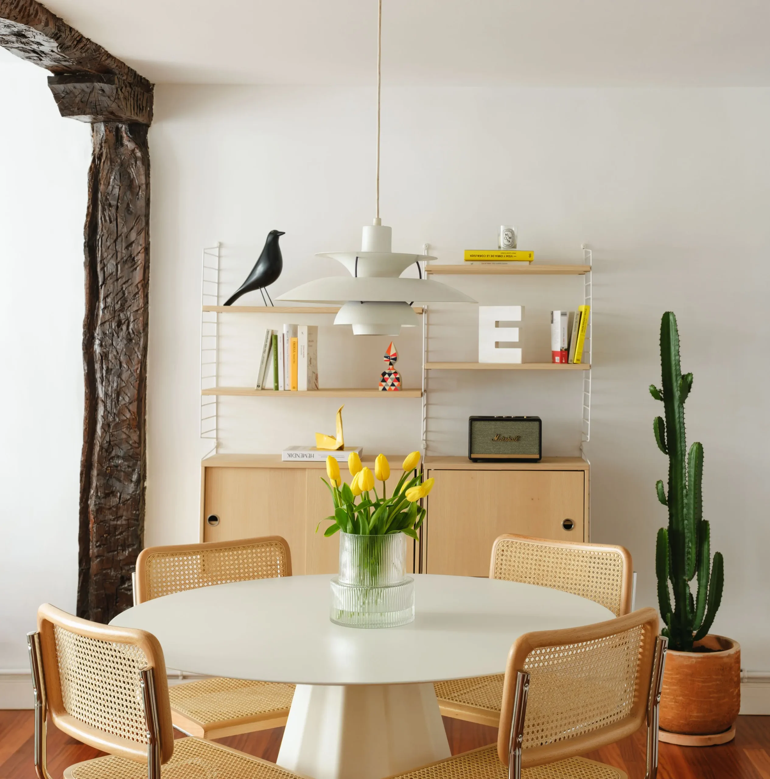 Fotografía interiores estanterías casa Aizkorri Fotografía interiores estanterías casa Aizkorri