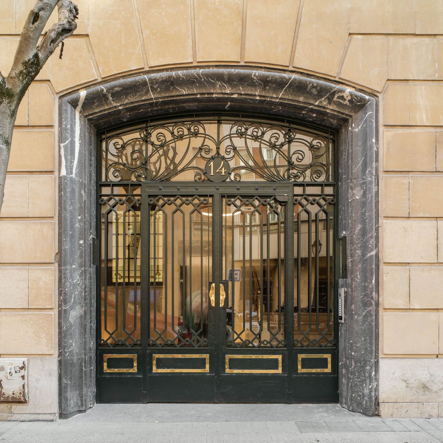 Fotógrafo de Arquitectura e Interiores en Bilbao - Fachadas y portales reformados Fotógrafo de Arquitectura e Interiores en Bilbao - Fachadas y portales reformados