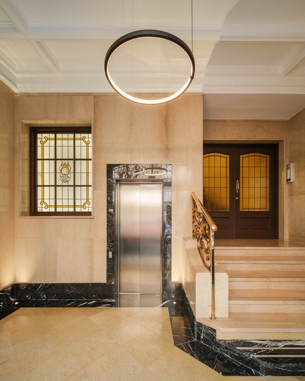 Fotógrafo de Arquitectura e Interiores en Bilbao - Fachadas y portales reformados Fotógrafo de Arquitectura e Interiores en Bilbao - Fachadas y portales reformados