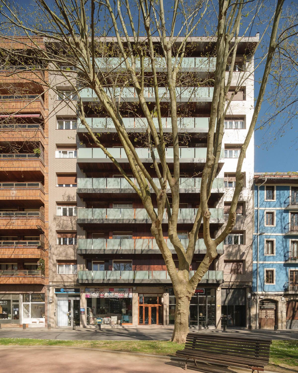 Fotógrafo de Arquitectura e Interiores en Bilbao - Fachadas y portales reformados Fotógrafo de Arquitectura e Interiores en Bilbao - Fachadas y portales reformados