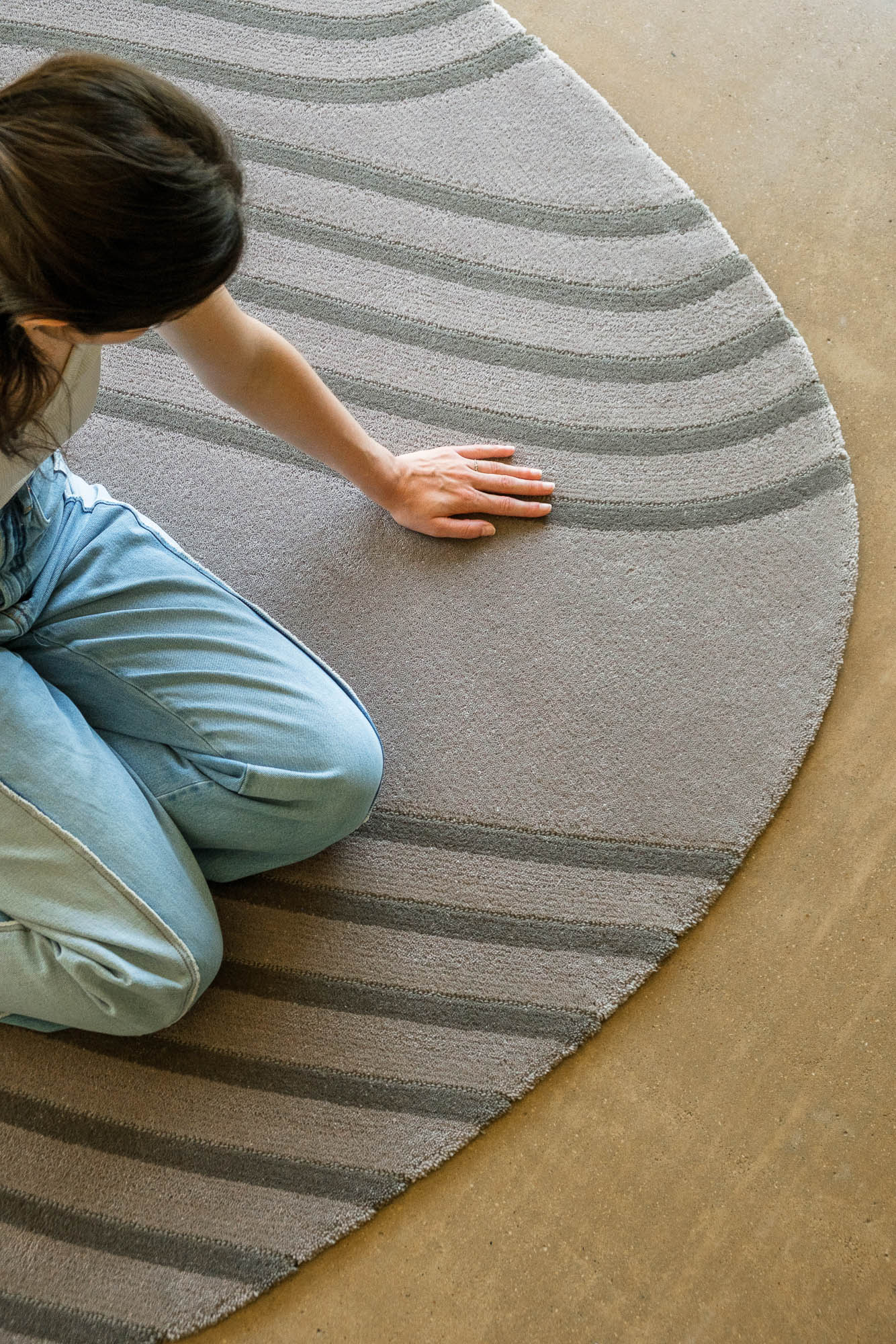 woop rugs - la revelia comedor de la vivienda en olabarri kalea